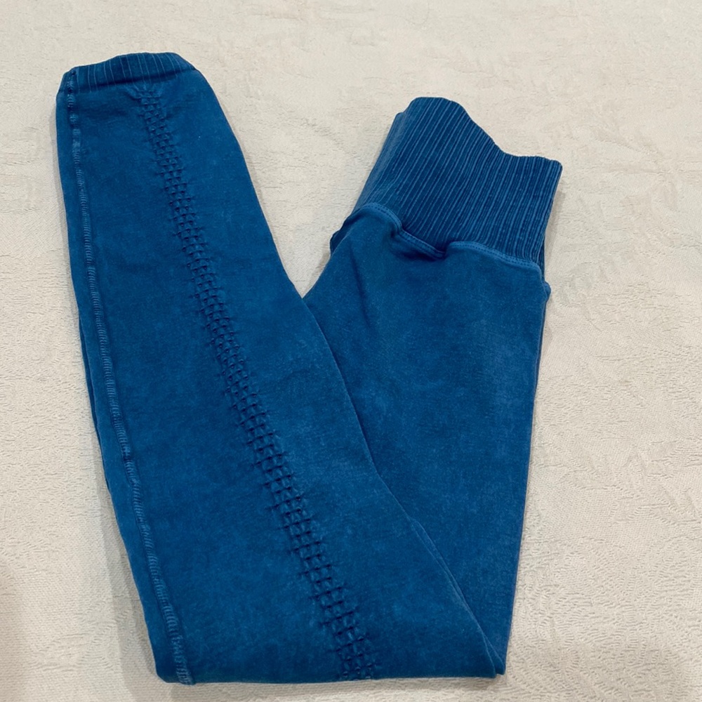 Free People Good Karma High Rise 7/8 leggings in Marine / Teal Blue NWOT XS/S